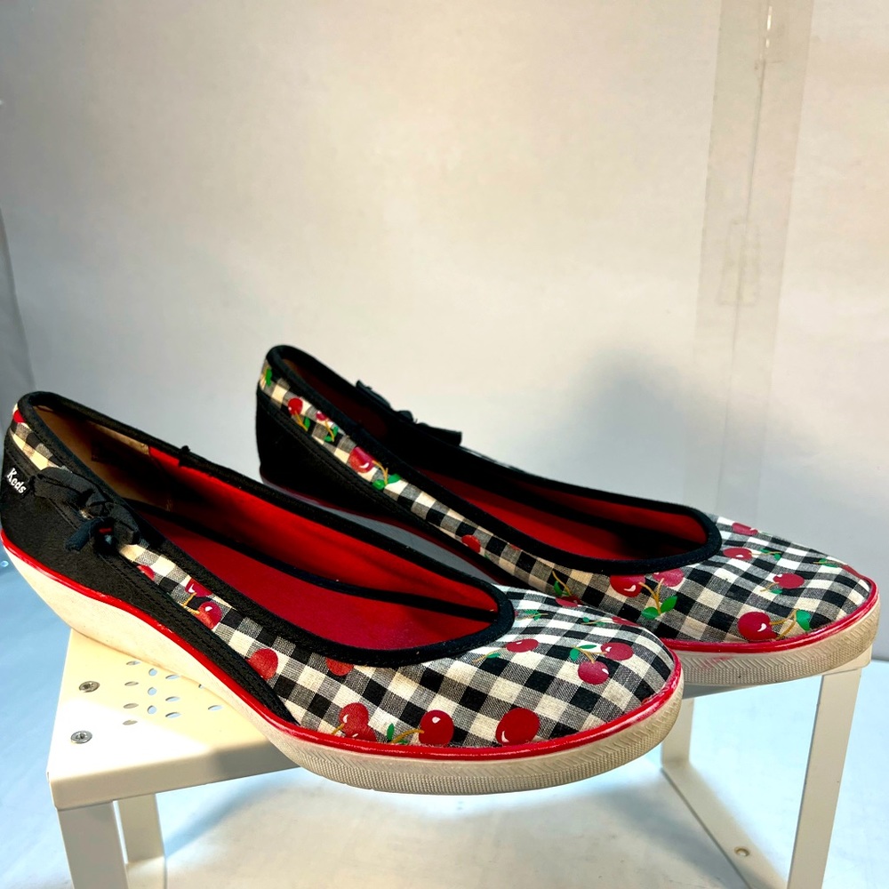 WOMENS KEDS SHOES SIZE 9.5